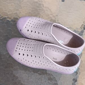 Native Jefferson Bloom Lavender Casual sneakers. Sz 9 women / Sz 7 men